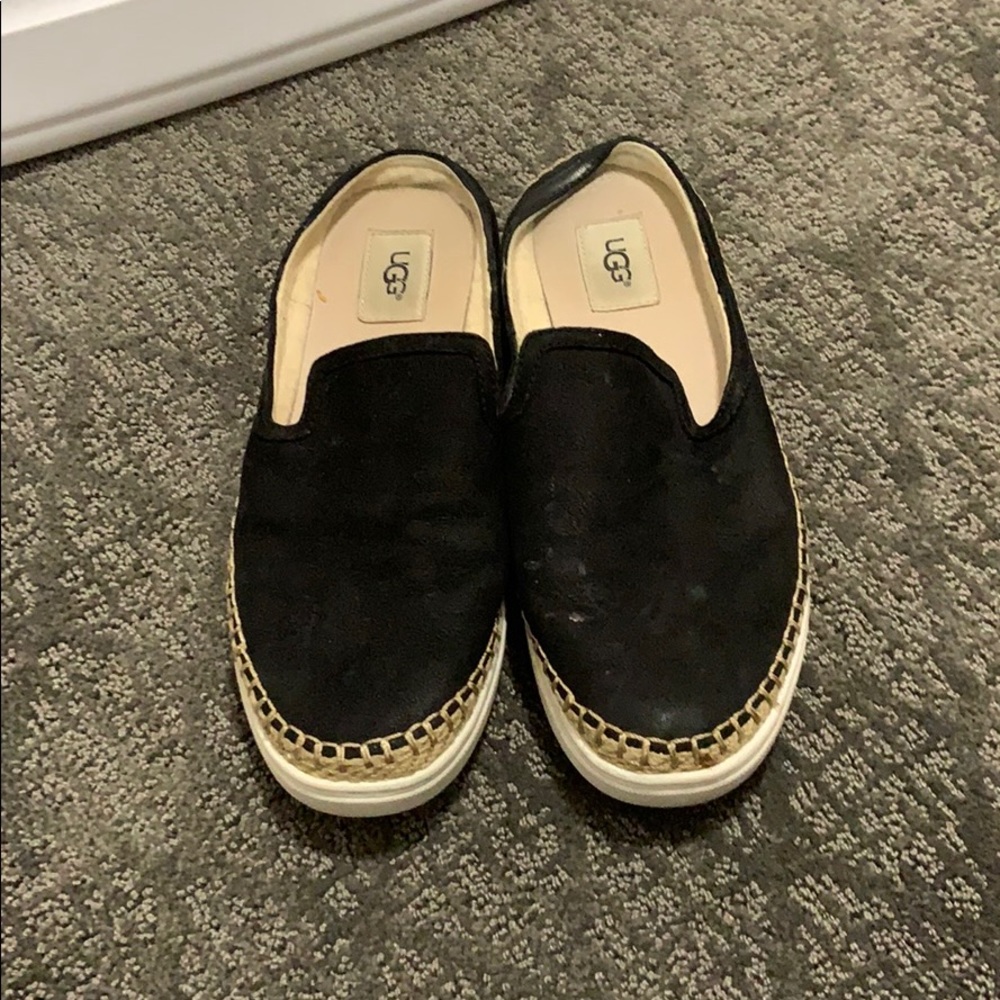 Ugg slip on 9.5